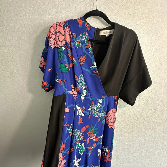 Diane Von Furstenberg Karissa Silk Blend Chiffon Floral Print Wrap Jumpsuit 6 - Picture 10 of 14